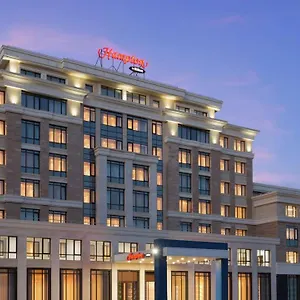 Hotel Hampton By Hilton Triumphal Arch ***